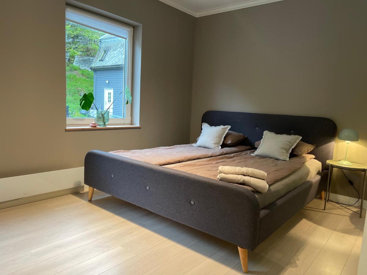 Charming Apartment In Alesund Center With Free Parking Exterior photo